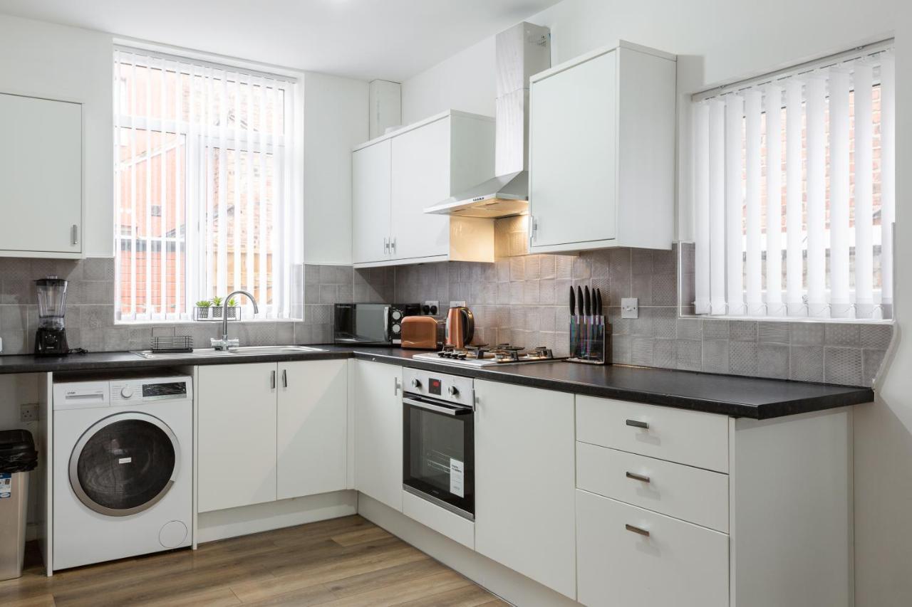 Clayton House - Spacious Home Near Etihad Stadium Manchester Buitenkant foto