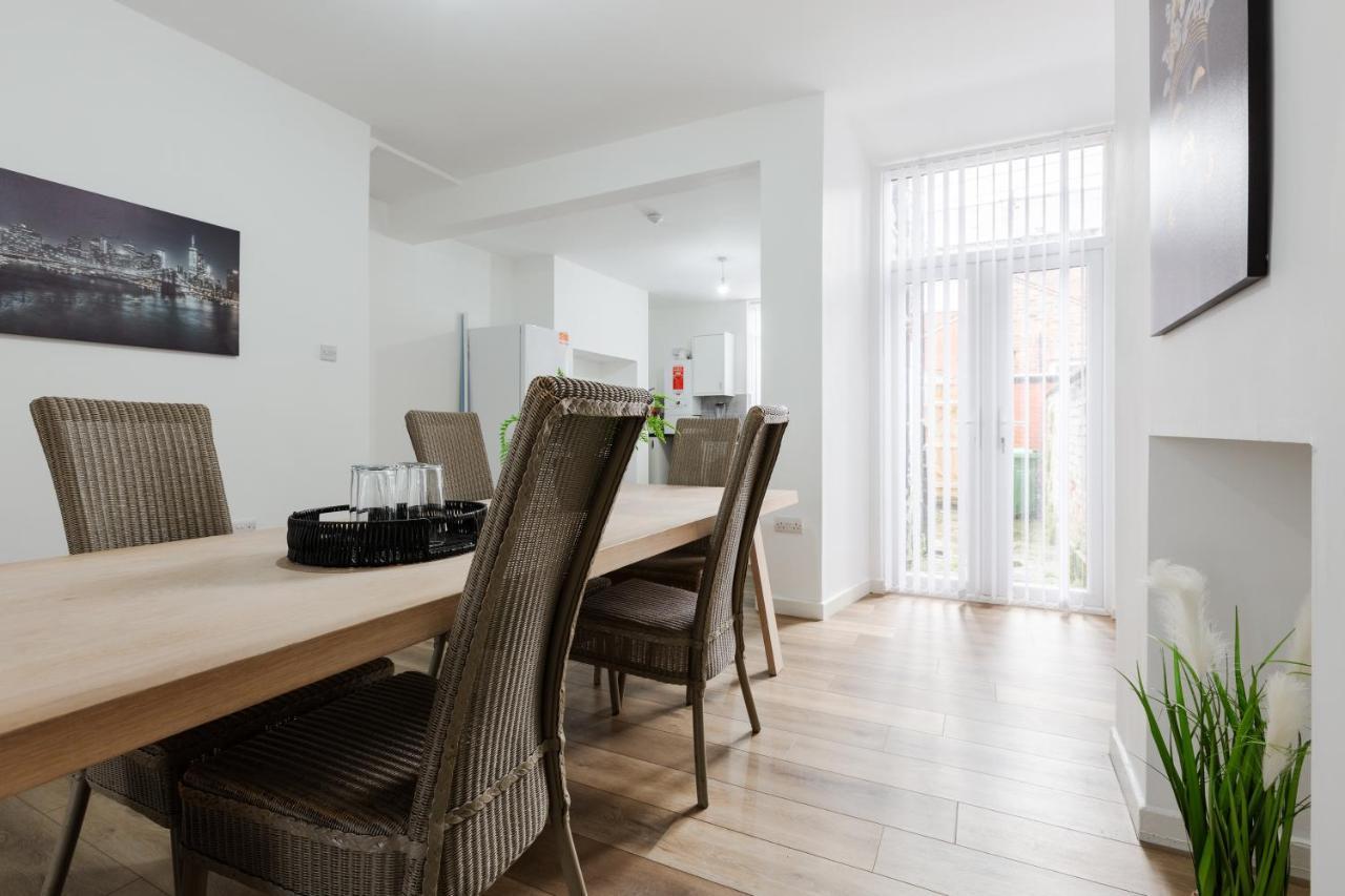 Clayton House - Spacious Home Near Etihad Stadium Manchester Buitenkant foto