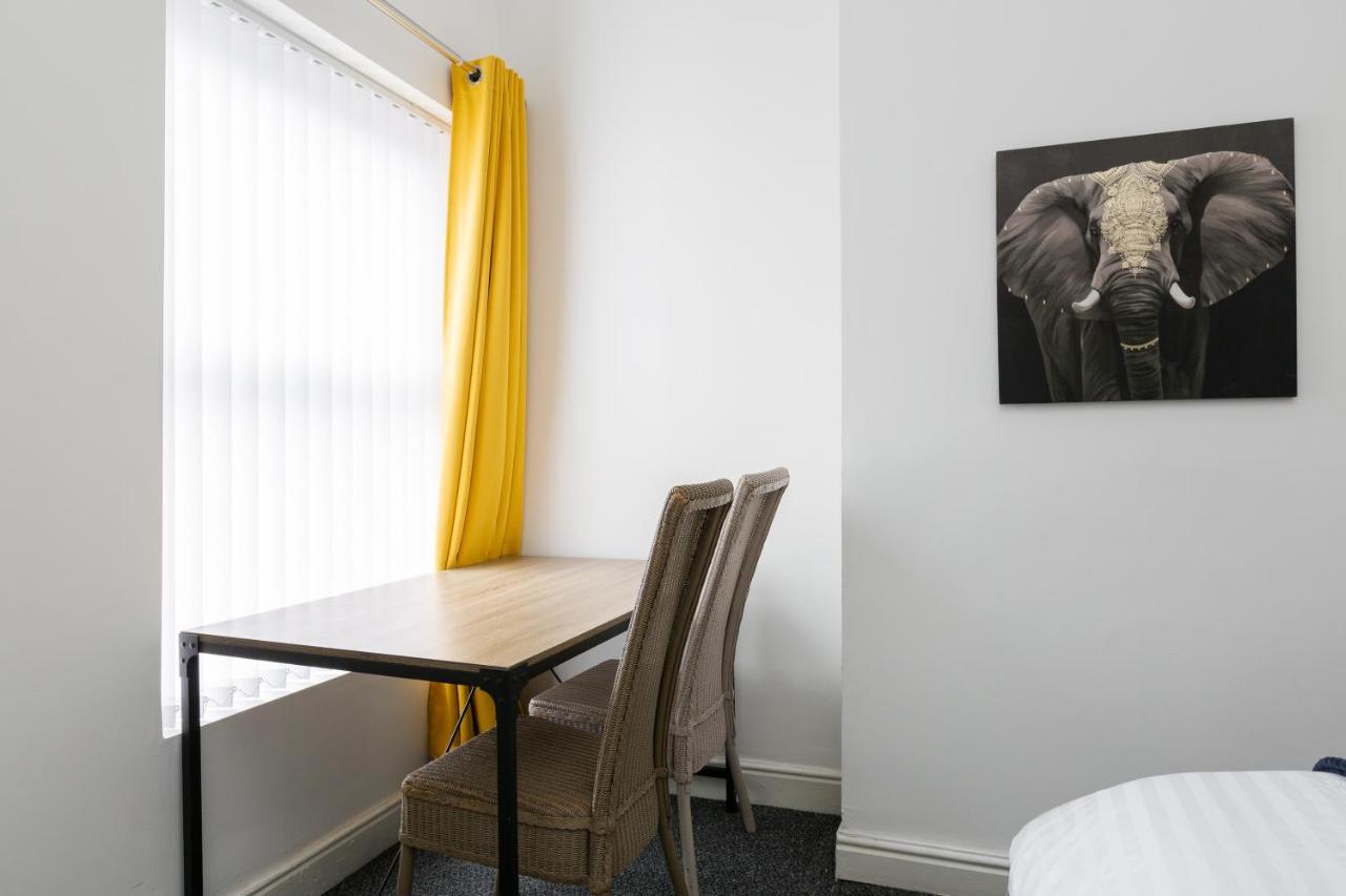 Clayton House - Spacious Home Near Etihad Stadium Manchester Buitenkant foto