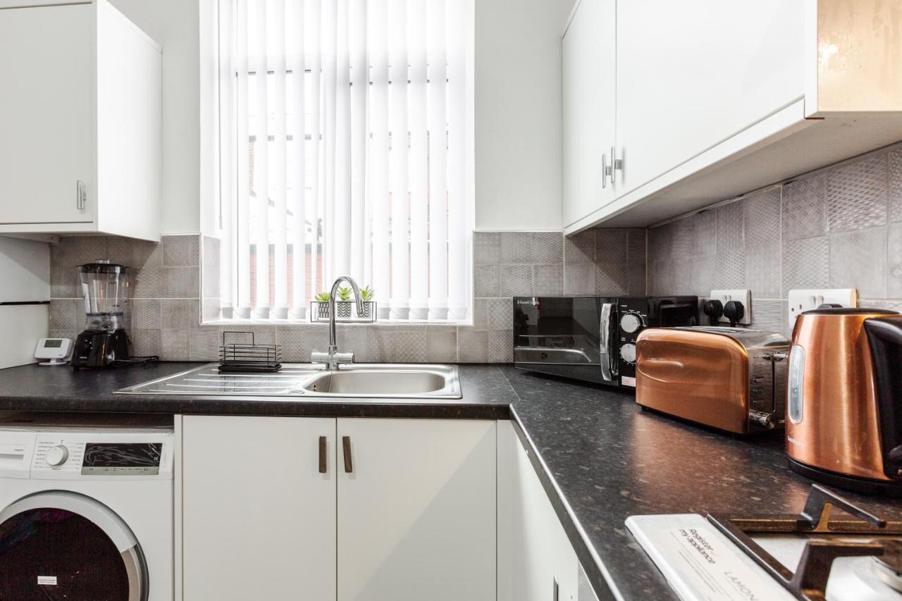 Clayton House - Spacious Home Near Etihad Stadium Manchester Buitenkant foto