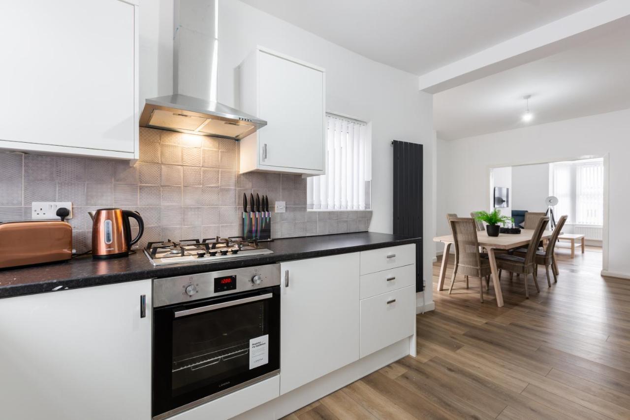 Clayton House - Spacious Home Near Etihad Stadium Manchester Buitenkant foto